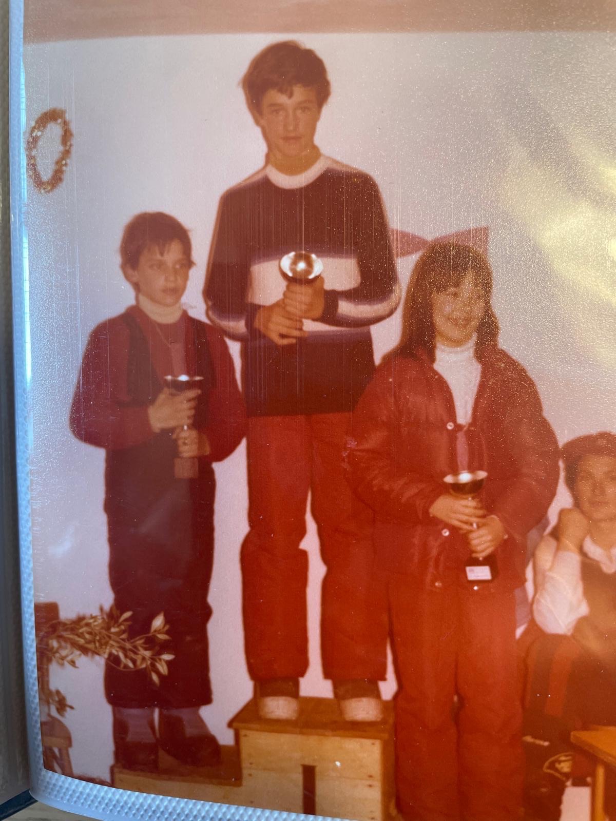 La premiazione con i trofei