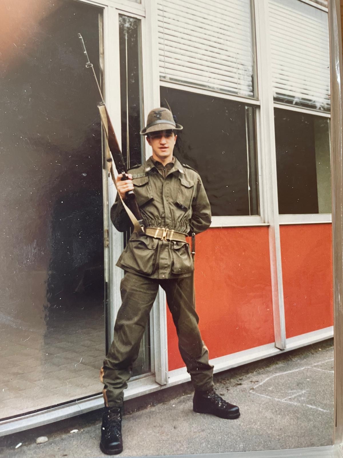 Giuseppe in divisa da alpino