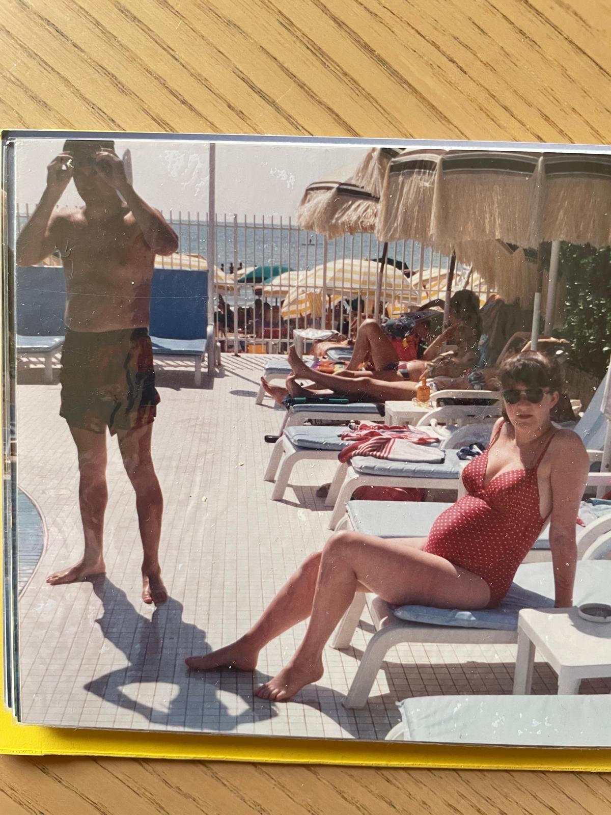 Giuseppe fotografa in spiaggia