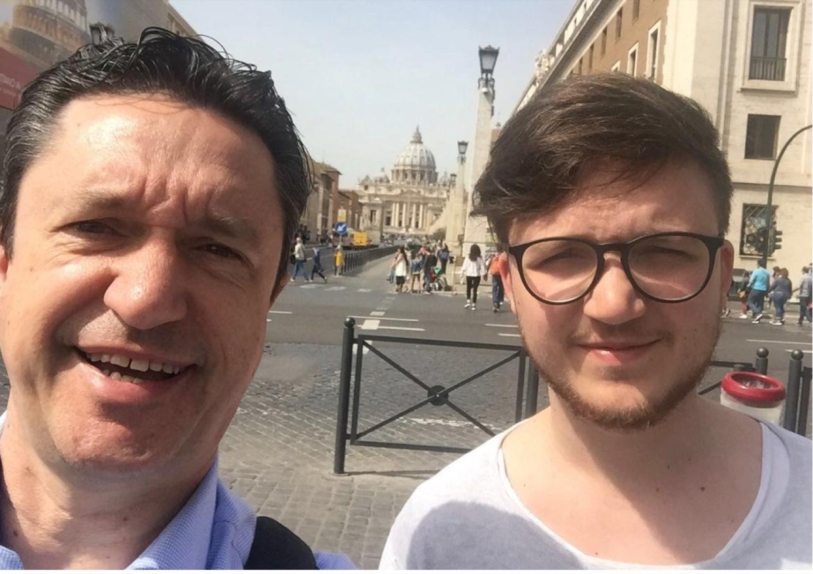 Selfie a Roma con San Pietro