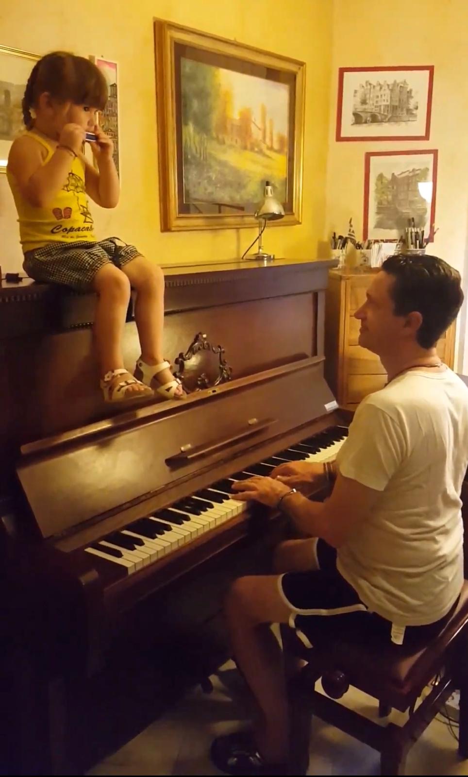 Al pianoforte con Rachele